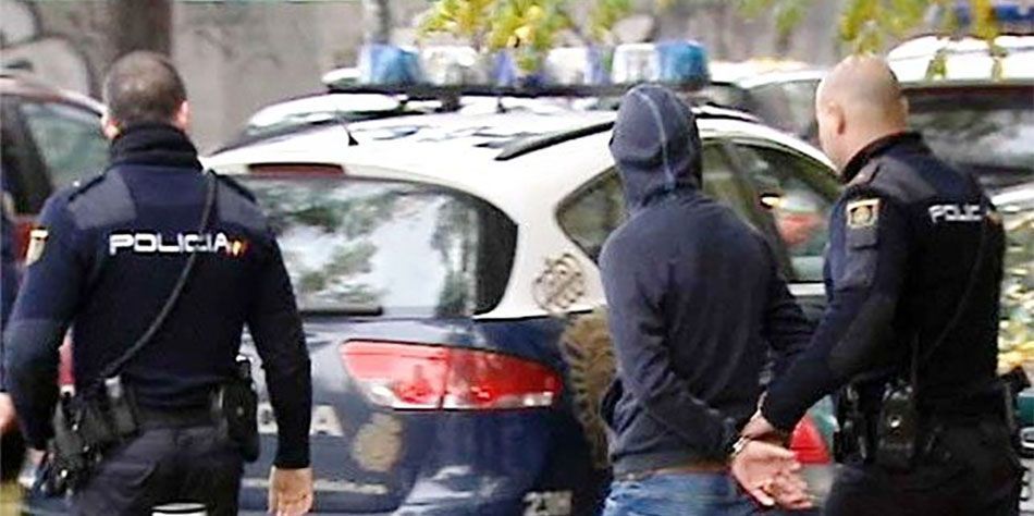  Hallan a cuatro jóvenes marroquíes en Vélez-Málaga, donde llegaron en carga de un camión procedente de Ceuta