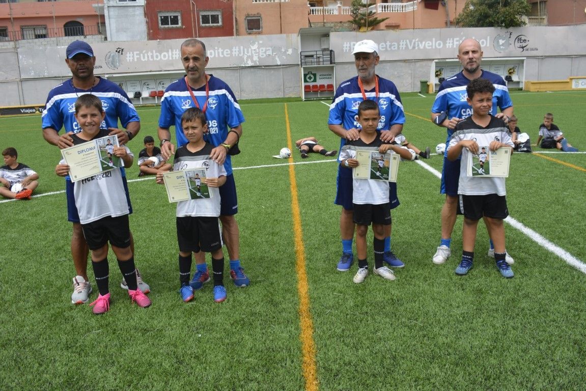 La entrega de diplomas cierra el primer turno del Campus de Verano