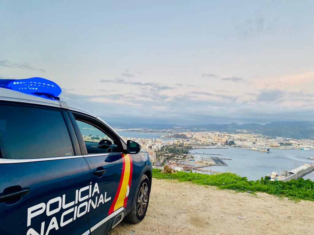 La Policía Nacional detiene a dos personas por un presunto robo