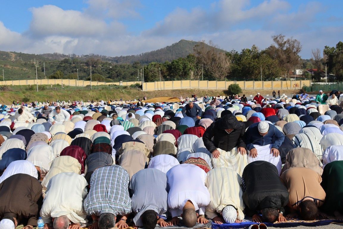 Una única musal-la multitudinaria pone fin al Ramadán