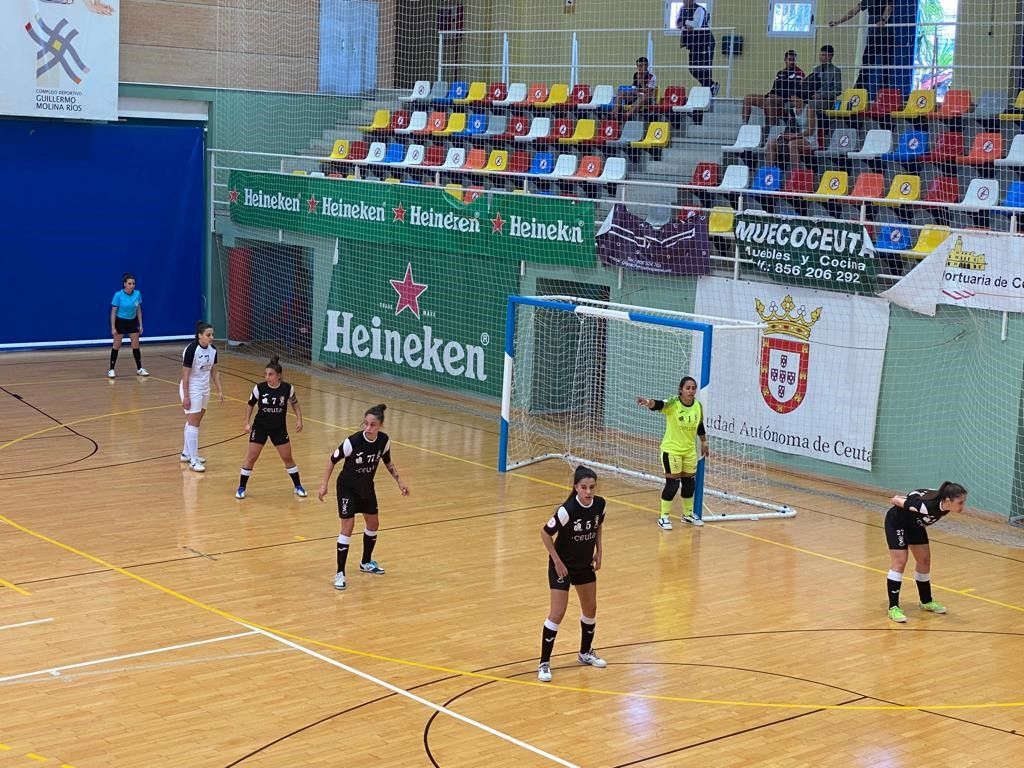 La AD Ceuta FC integra al equipo femenino de la COMGECEU a su estructura