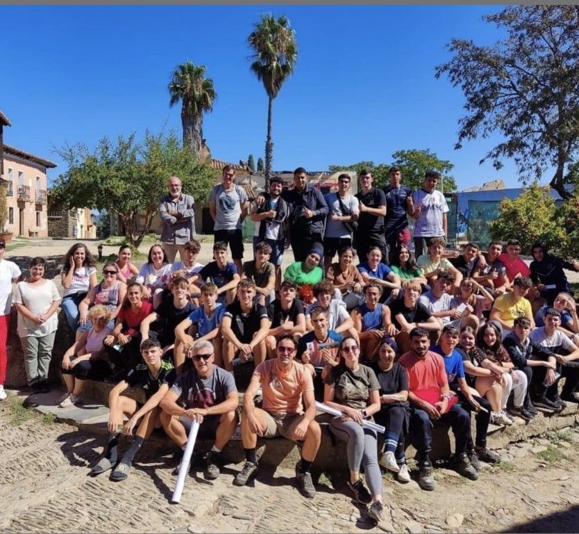 Alumnos del Clara Campoamor participan en un programa de recuperación de pueblos abandonados en Cáceres
