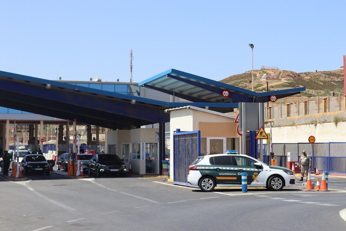 Calma tensa en la frontera del Tarajal después de una noche de cierres intermitentes