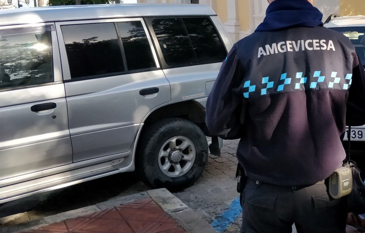 Amgevicesa pone en marcha una encuesta para saber cual de los cinco tonos de azul tiene más aceptación