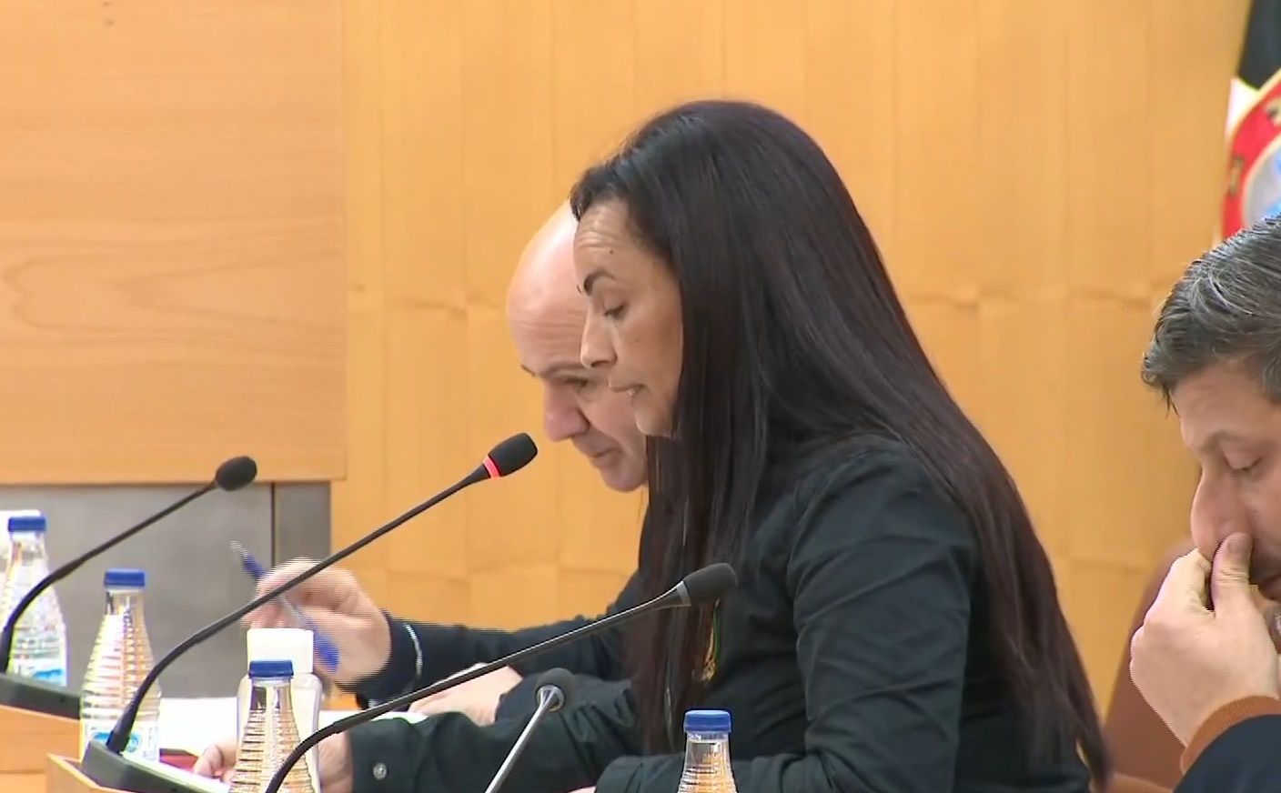 La Asamblea aprueba incorporar cláusulas sociales en los contratos públicos