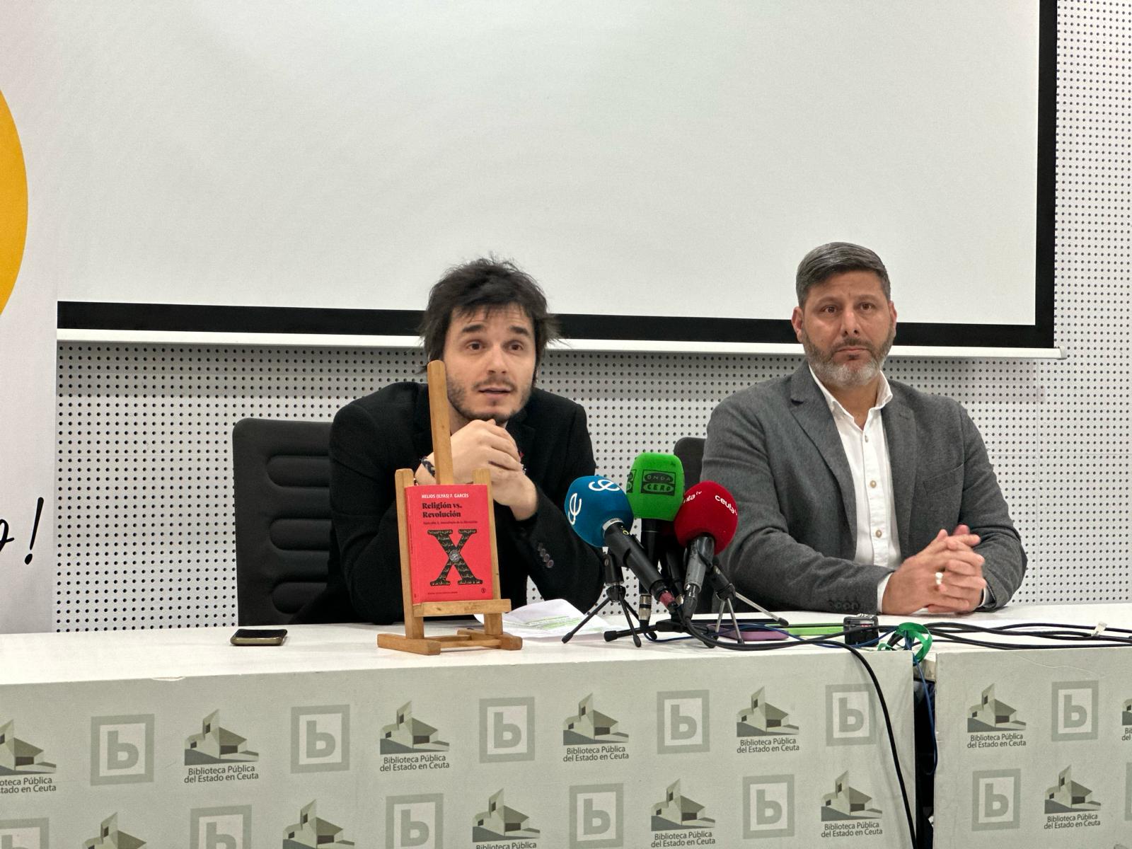 Ceuta Ya! presenta su "Agenda cultural y formativa" en la Biblioteca Pública Adolfo Suárez