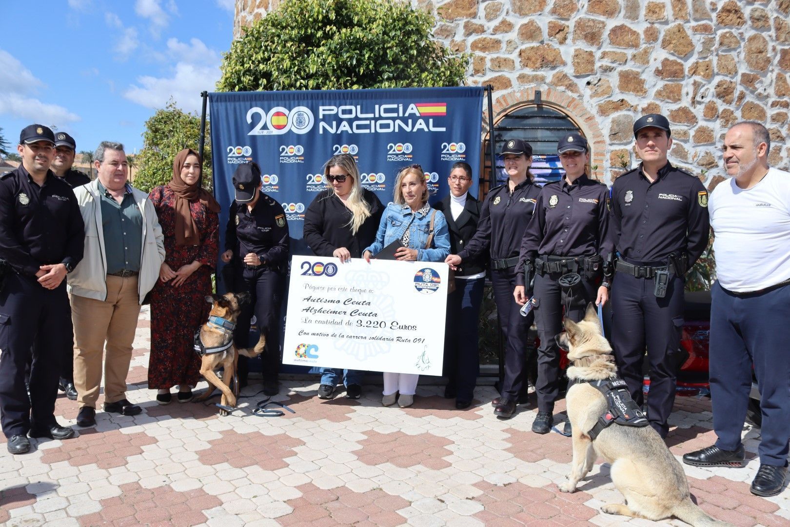 Las Asociaciones de Alzheimer y Autismo reciben 3.220 euros de la I Ruta 091 de la Policía Nacional