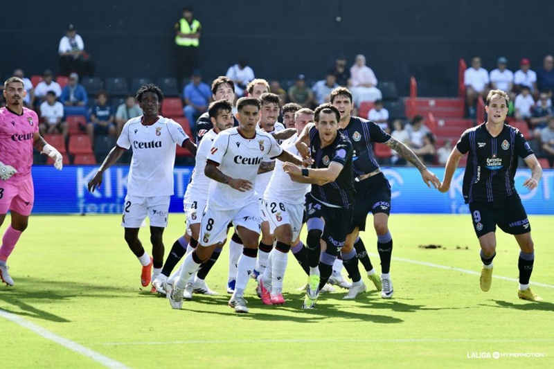 El Ceuta busca convertir el "rayo de esperanza" en una victoria ante la Real Sociedad B
