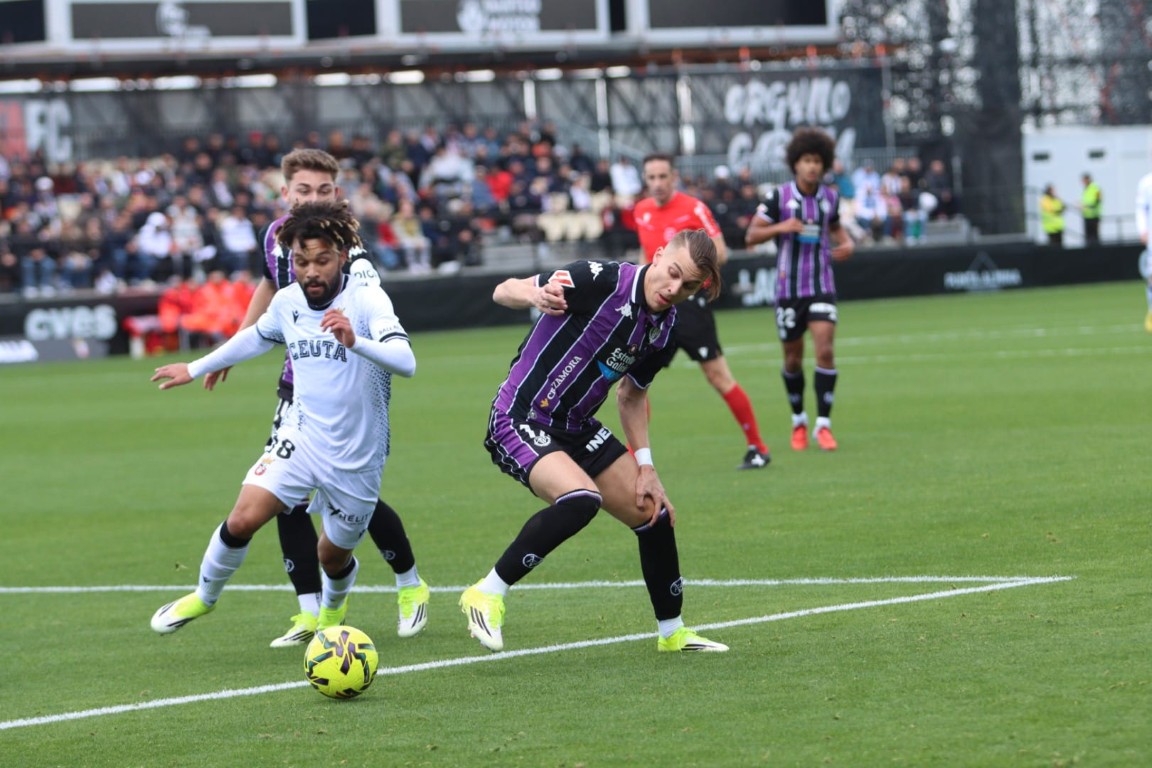 El catalejo: la jornada 22 de Liga Hypermotion (AD Ceuta - Real Valladolid). Foto Abdeselam Alas Protectoras