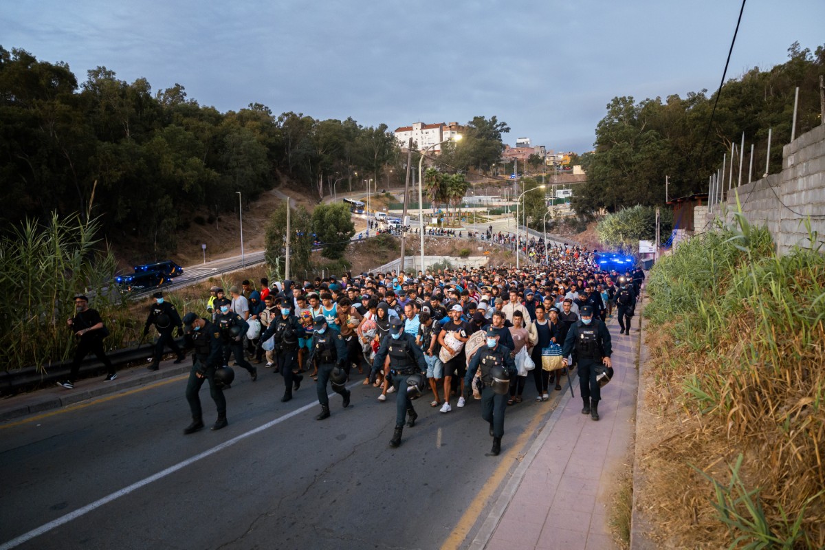 Reubican a 864 migrantes que estaban en la calle en Loma Colmenar