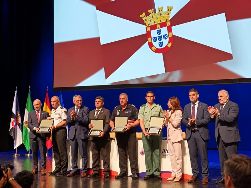 Málaga reconoce a Ceuta y a su Protección Civil por su entrega en momentos de adversidad