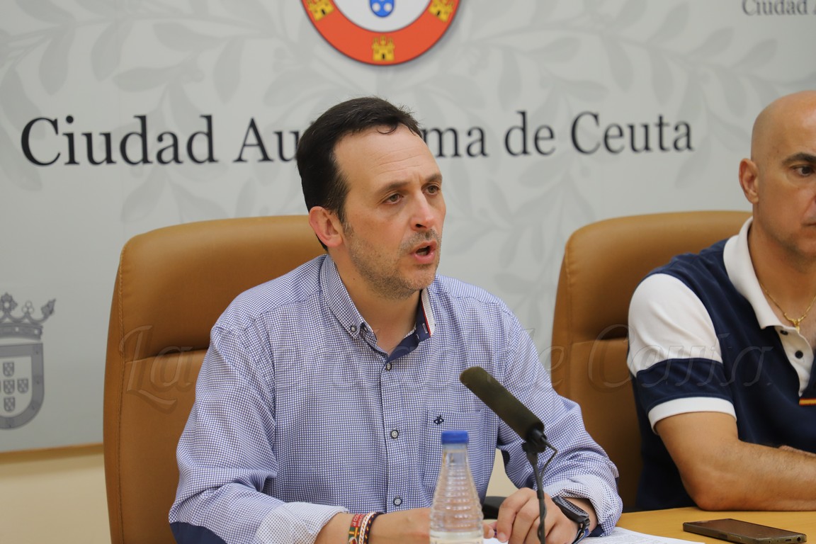 VOX pide la documentación oficial para aclarar qué administración decidió la instalación de un campamento en el puerto