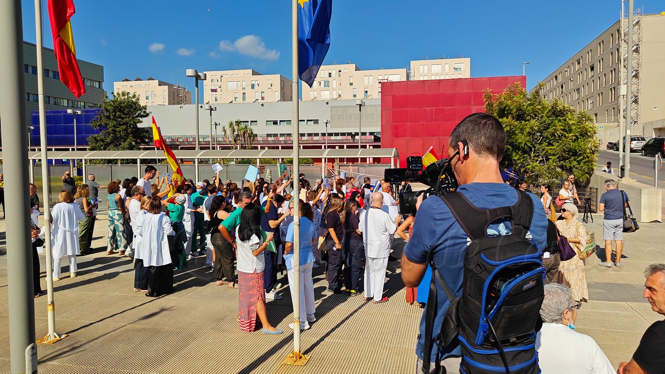 CEMSATSE denuncia el veto a la prensa durante su concentración ante el Hospital