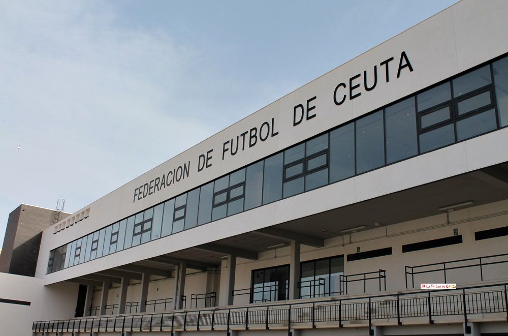 Sancionan 24 partidos a un jugador juvenil de Ceuta por agredir y lesionar a un rival