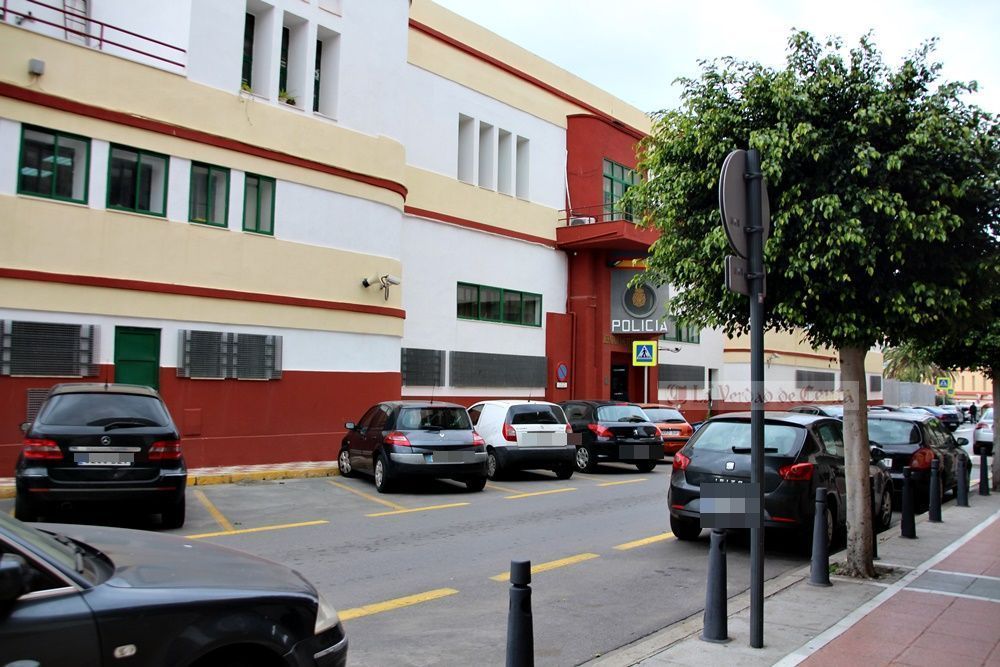 Detenido por sustraer el vehículo a la pareja de su padre y darse a la fuga en un control policial
